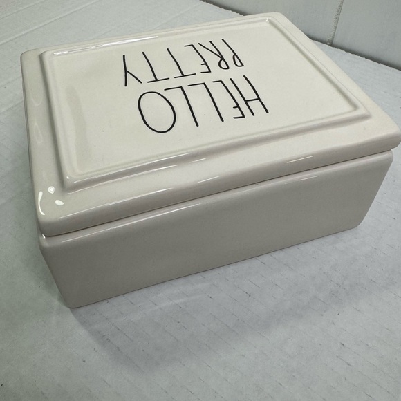 Rae Dunn Ceramic Jewelry Box With Saying “ Hello Pretty” 5X7 In Size New - Picture 9 of 10